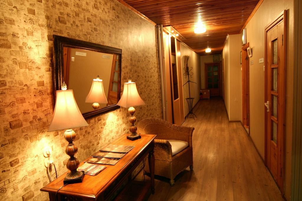 Oldhouse Hostel Таллінн Екстер'єр фото